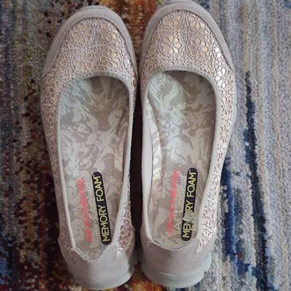 Flats - Picture 1 of 1